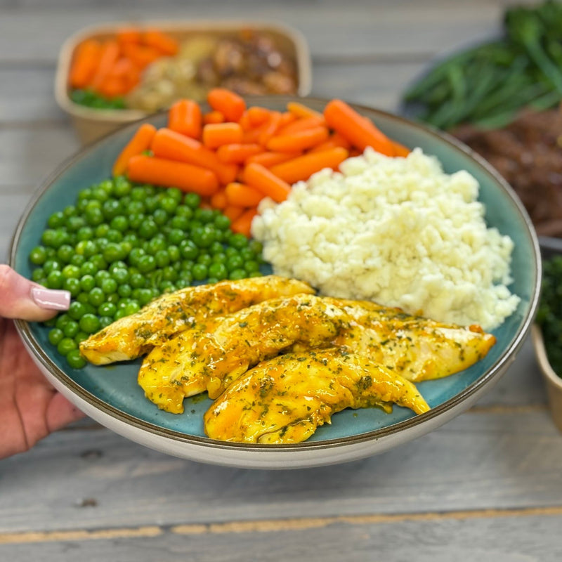 Fresh Garlic Chicken With White Rice, healthy meal prep for weight loss and muscle gain by Macro Based Diet.